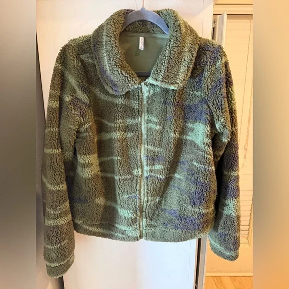 Z Supply Sherpa Camo Fleece Pile Teddy Jacket. size Small! - Picture 1 of 5
